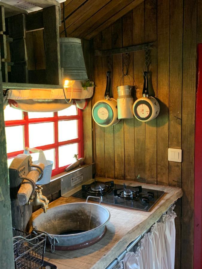 Hébergements Insolites dans tonneaux - Gite Le Coup de Foudre Vimoutiers Esterno foto