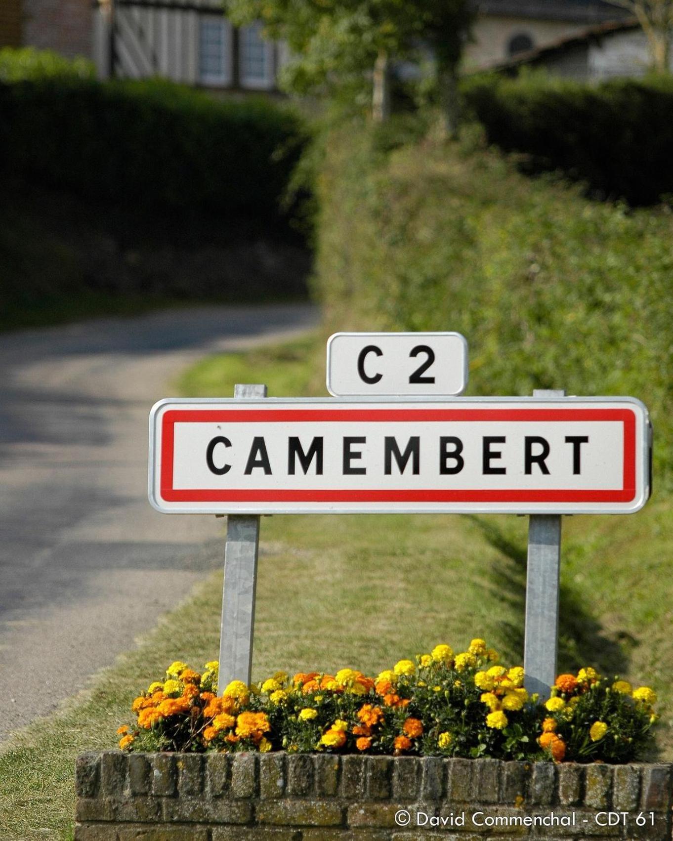 Hébergements Insolites dans tonneaux - Gite Le Coup de Foudre Vimoutiers Esterno foto