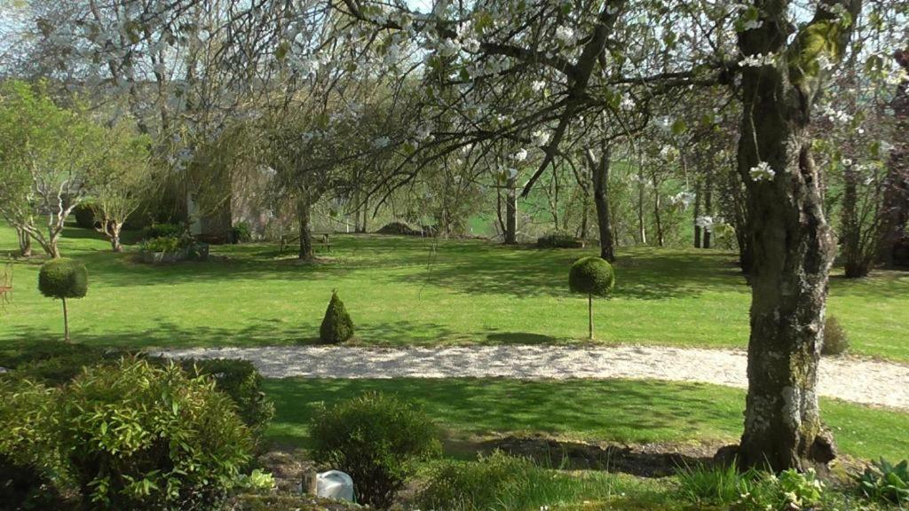Hébergements Insolites dans tonneaux - Gite Le Coup de Foudre Vimoutiers Esterno foto